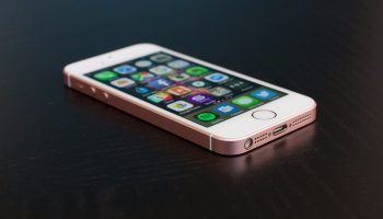 Apple iPhone SE Gadget Review